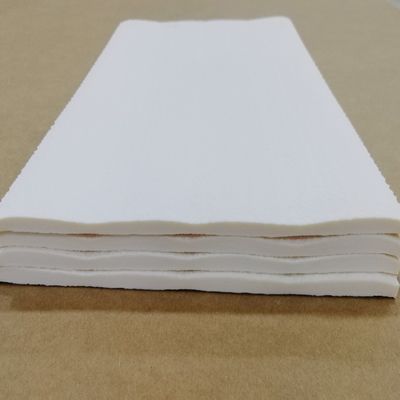 Blanc sur mesure FKM caoutchouc fluoré imperméable à l'eau Inodore Excellent libération de moulage Fluoroélastomère Précomposé