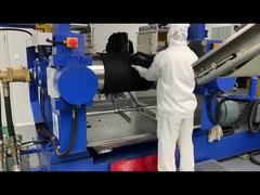Composé de caoutchouc FKM résistant à l'huile pour une excellente résistance à la déchirure Noir utilisé pour les anneaux et les joints